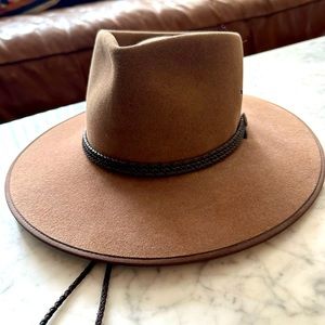 Akubra cattle hat